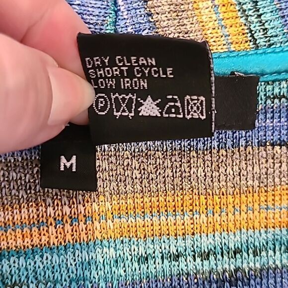 Vintage Etcetera Satin Zipper Front Detail, Rainbow & Metallic Pattern | M - Picture 8 of 8